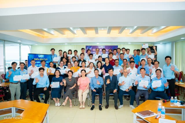 vlute-undp-to-chuc-khoa-dao-tao-nang-cao-nang-luc-tu-duy-thiet-ke-va-khoi-nghiep-tinh-gon