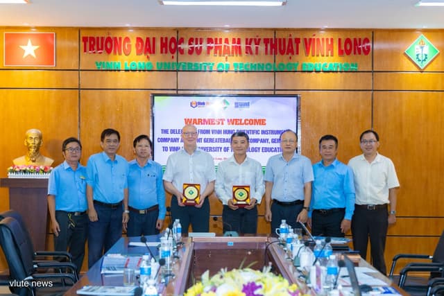 vlute-tiep-don-doan-cong-tac-cong-ty-tnhh-thiet-bi-vinh-hung-va-cong-ty-gunt-geratebau-gmbh-duc