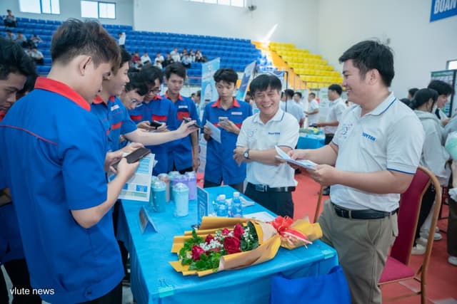 ngay-hoi-viec-lam-dot-1-nam-2026-vlute