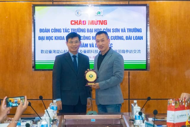 vlute-va-truong-dai-hoc-khoa-hoc-va-cong-nghe-dai-cuong-dai-loan-trao-doi-ve-chuong-trinh-hoc-bong-intense